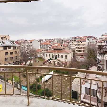 Lermontov Appartement Burgas